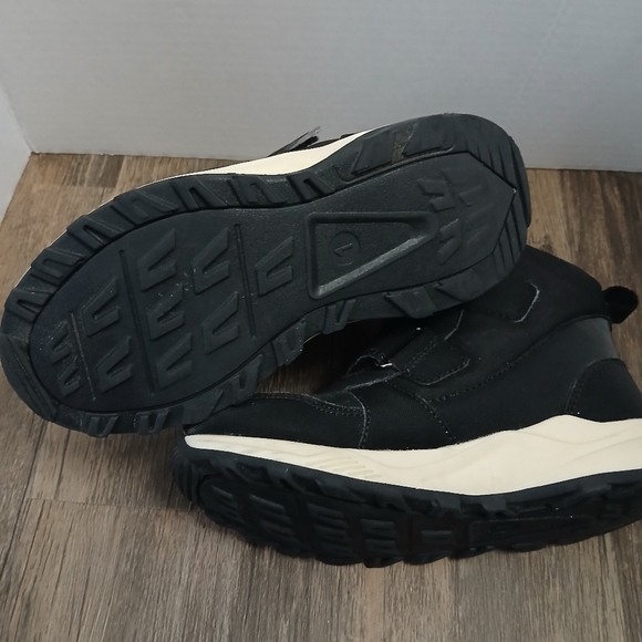 Kids Black and Gray Winter Boots - Picture 9 of 10